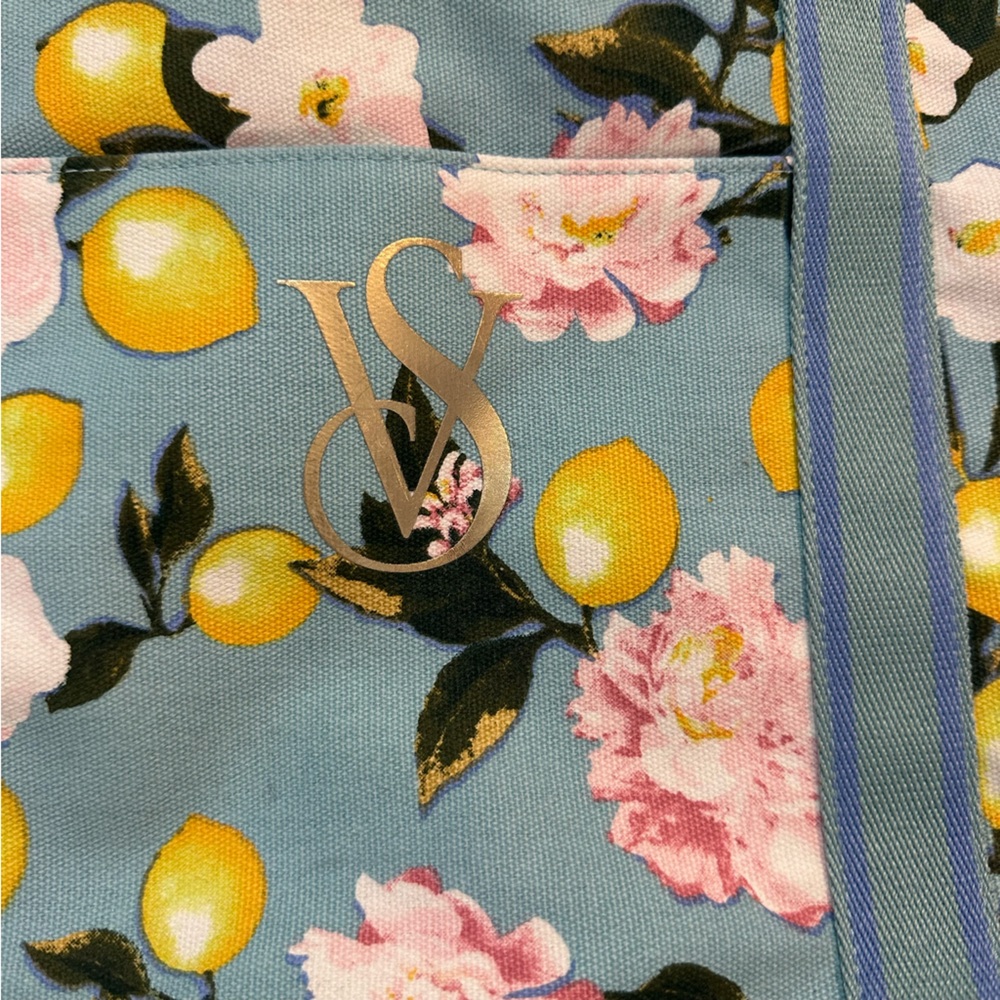 NWT Victoria Secret Cooler Tote - Summer Lemons - Picture 4 of 16